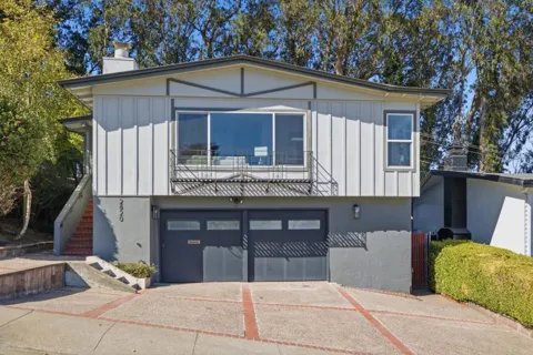 2820 Evergreen