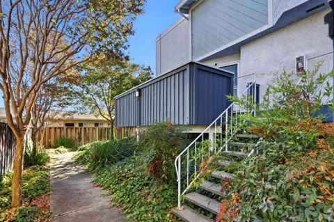 3526 Flora Vista Avenue