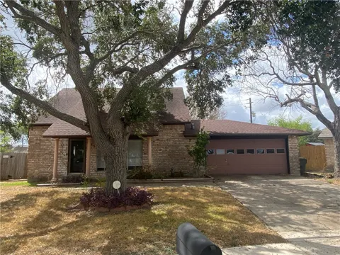 5813 Crest Circle