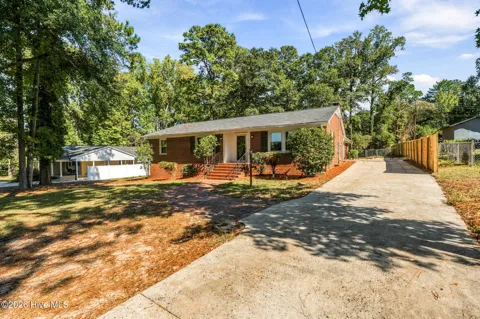 802 Roberdel Road