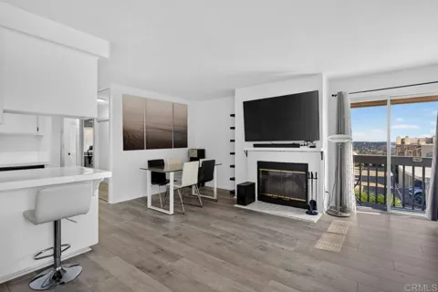 8475 Avenida Anguila #4