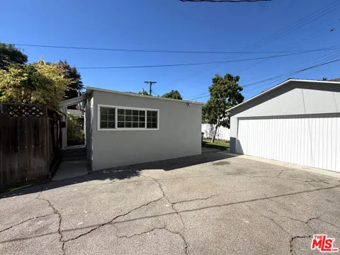 10739 Aqua Vista Street