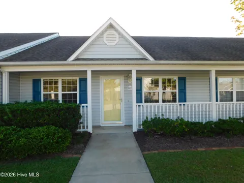 303 Courtyard E #303