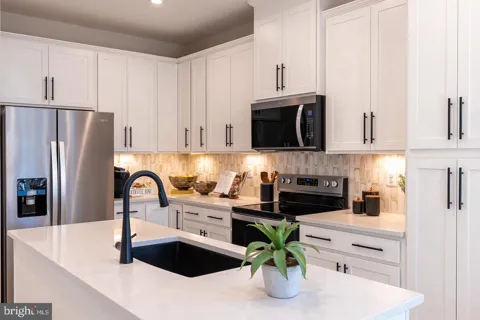 562 QUARRY PLACE COURT