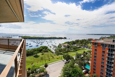 2901 S Bayshore Dr #14D