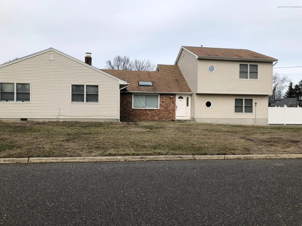 8 Dwight Drive Ocean, NJ 07712