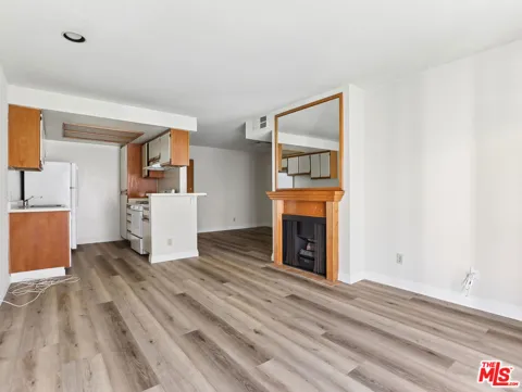 1519 Martel Avenue #306