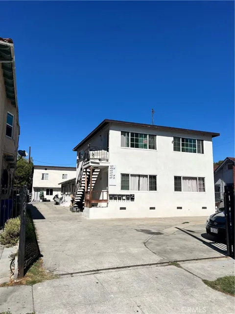 435 W 79th