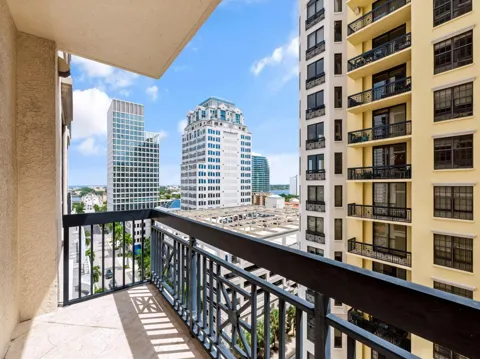 701 S Olive Avenue #815
