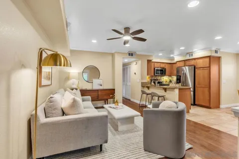 3463 Coastine Pl