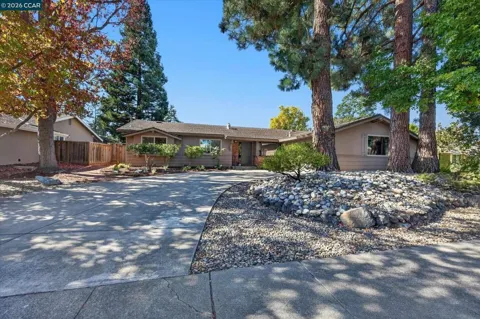 245 Pickering Pl