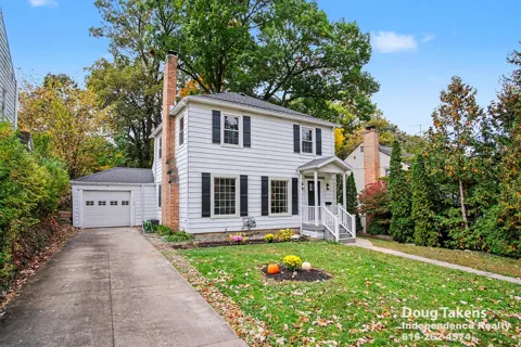 241 Baynton Avenue NE