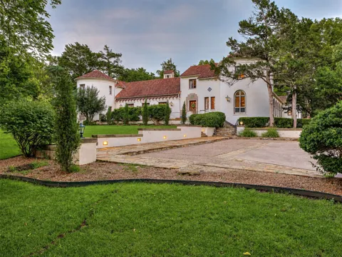2400 Terrace Drive