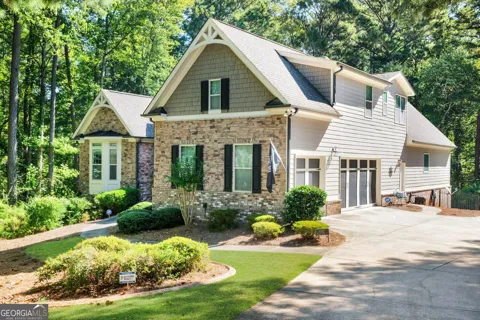 1222 Eagles Creek CT NW