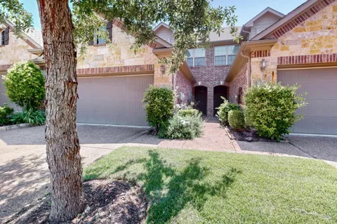 6106 Black Swan Circle