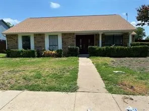 902 Maydelle Lane