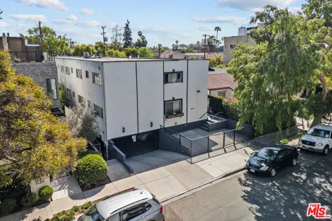 628 HUNTLEY DRIVE #6