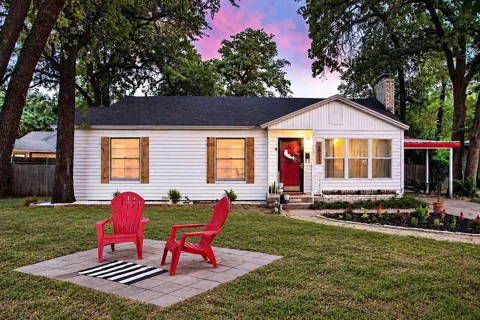 4833 Black Oak Lane