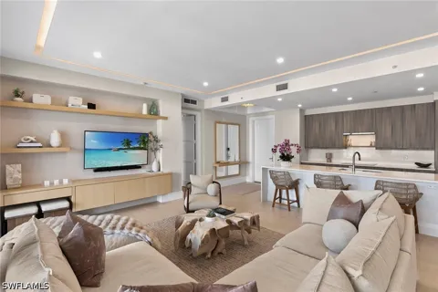 3rd Avenue S #504