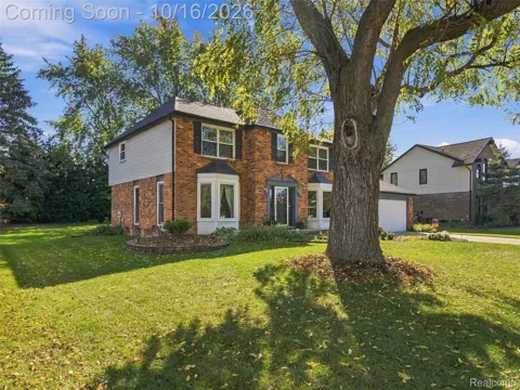 22747 Shadowglen Drive
