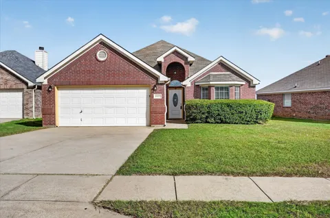 1113 Manhassett Court