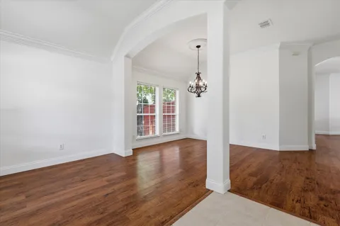 2704 Timberwood Drive