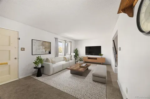 8613 Santa Fe Drive