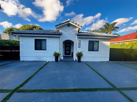 13413 SW 256th St