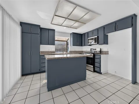 2957 E Avenue R2
