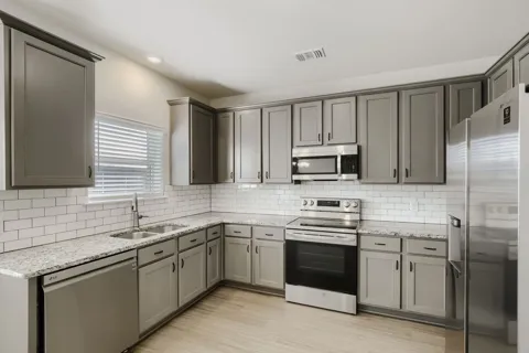 3212 Sweetwater Way
