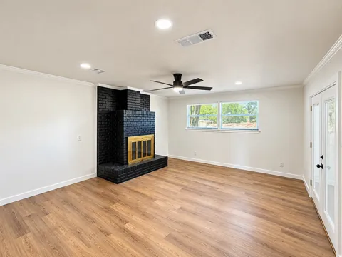 1737 Alta Vista Street