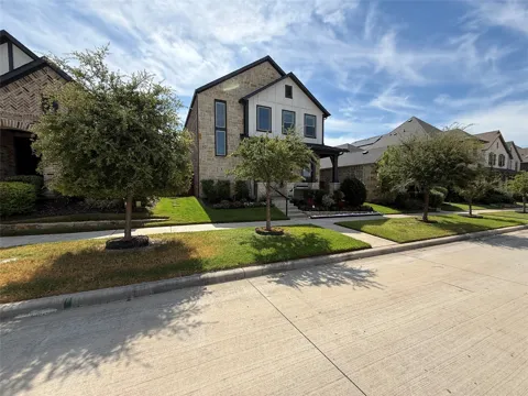 12905 Yale Court