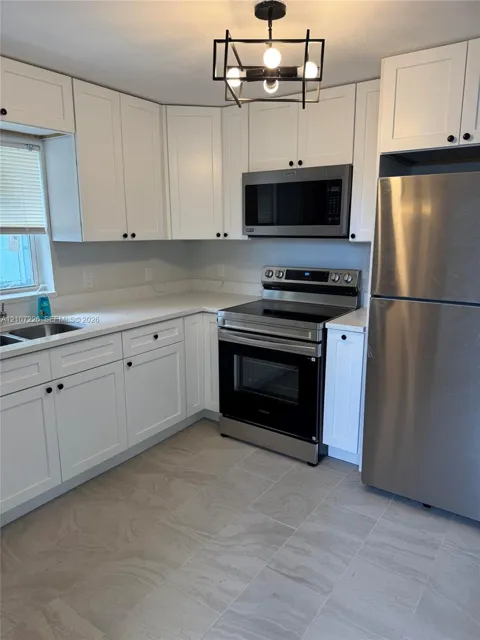 704 NW 5th Ave #1-4