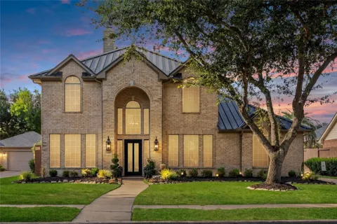 2437 La Rochelle Court
