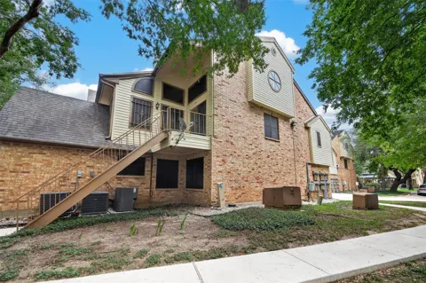 2425 Holly Hall Street #156