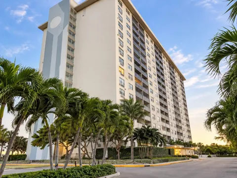 400 Kings Point Drive #1030