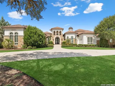 202 WELLESLEY LOOP