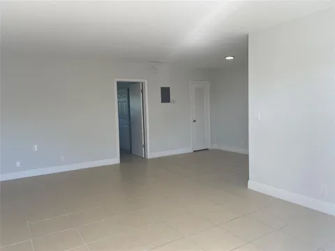 853 SE 4TH COURT #17