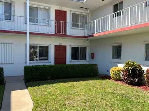 3320 Lake Osborne Drive