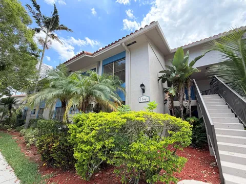 1541 WINDORAH WAY #E