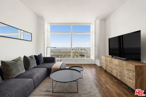 900 W Olympic Boulevard #36F