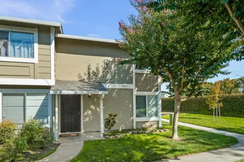 2346 WARFIELD WAY #D