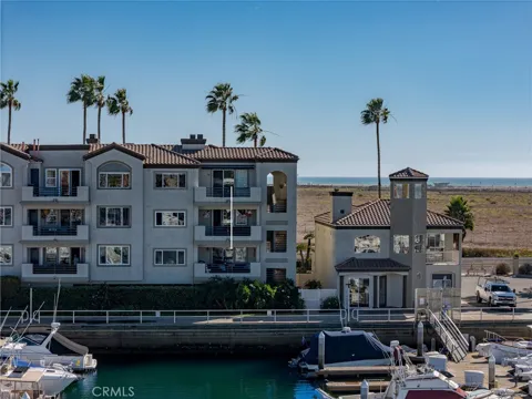 4165 Warner #101