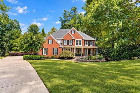 335 Chickering Lake Court