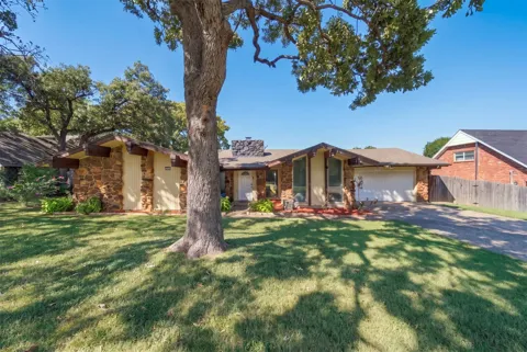 3105 E 78th Place