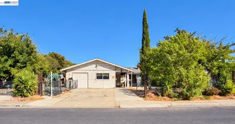 5 Salisbury Dr