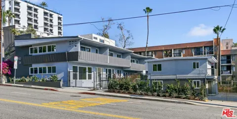954 San Vicente Boulevard #10