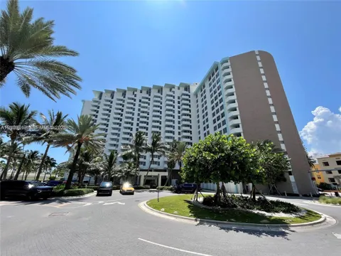 2899 Collins Ave #1538