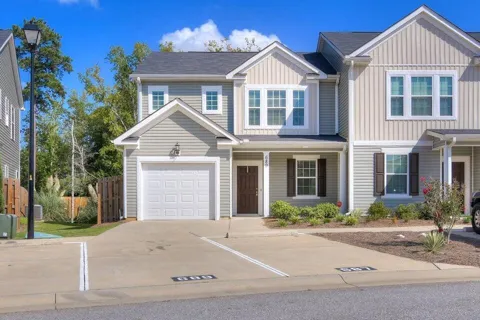 689 Aberdeen Circle
