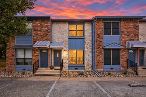 3008 Whisper Oaks Lane #B